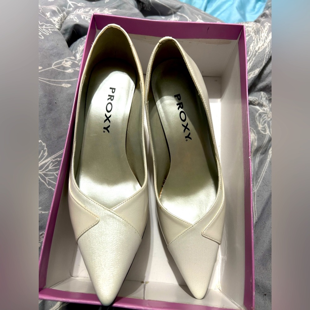 Proxy Patent White Heels Excellent Condition